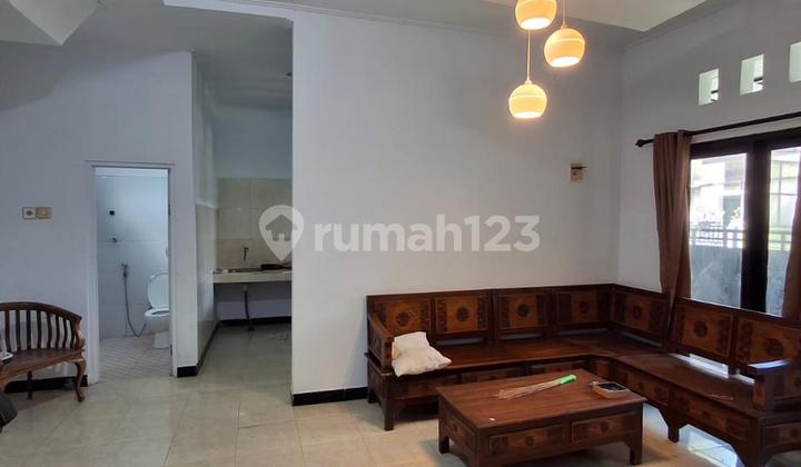 Rumah Cantik 2 Lantai 4 Kamar Tidur Dijual, di Jimbaran Area