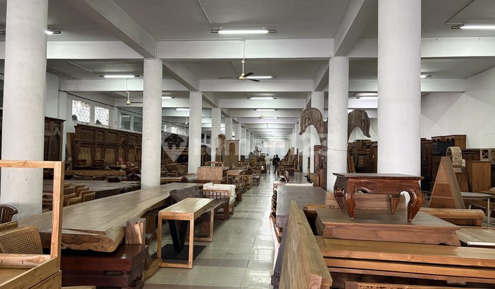 Gedung Komersial 4 Lantai Disewakan, di Kerobokan, Kuta Utara Area