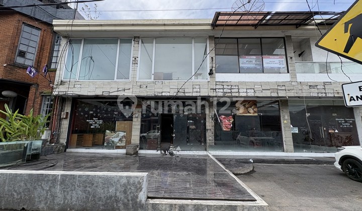 Two-Storey Shop House Suitable for Investment, for Rent in Petitenget Kuta Area 2