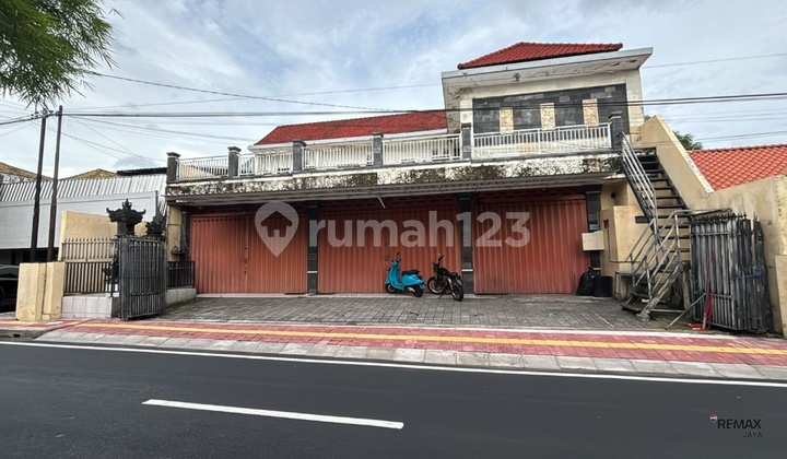 3 Adjacent Shop Houses for Rent in City Center Location, North Denpasar Area 2
