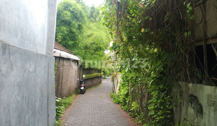 Strategic Land Ready to Build 7 Are for Rent, in Raya Seminyak Area