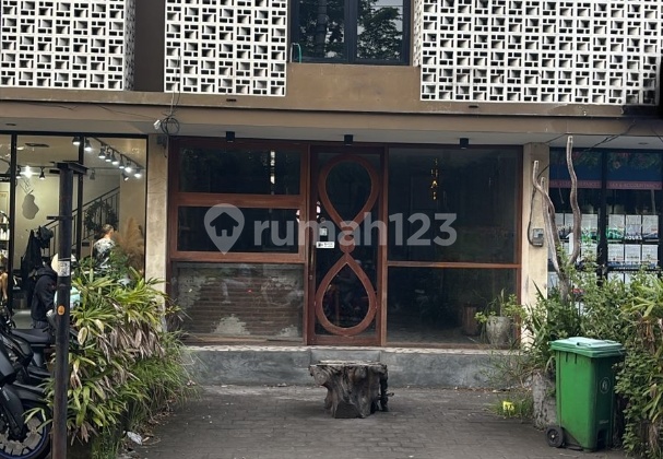 Beautiful 2-Story Shop House for Rent in Prime Super Premium Location, Canggu Area Beautiful 2-Story Shop House for Rent in Prime Super Premium Location, Canggu Area