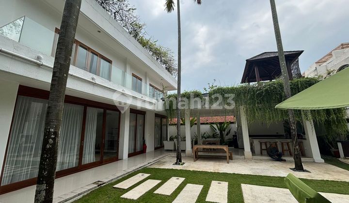 Villa Mewah dan Estetik Dijual, di Tibubeneng, Kuta Utara Area