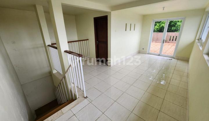 Rumah Semi Villa Eksklusif Lokasi Premium Dijual, di Kuta Selatan Area 2