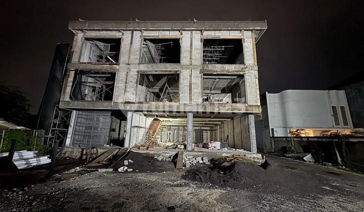 Ruko Gandeng 3 Lantai Disewakan, di Teuku Umar Barat, Denpasar Area