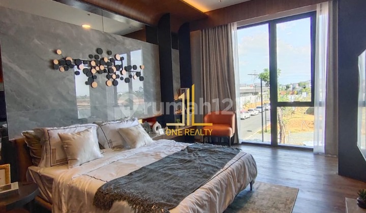 Rumah Mewah Summarecon Cluster Hillary Full Furnish + Kolam Renang