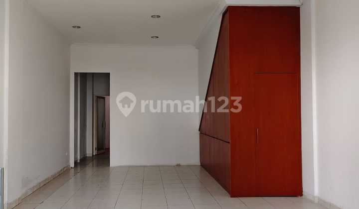 Disewakan Ruko Spark 3 Lantai di Gading Serpong, Tangerang