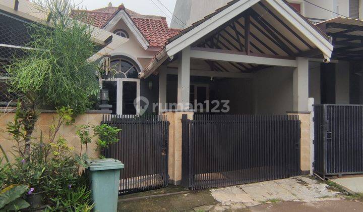 Rumah 2 BR Depan Taman Bermain di Villa Dago Pamulang 1