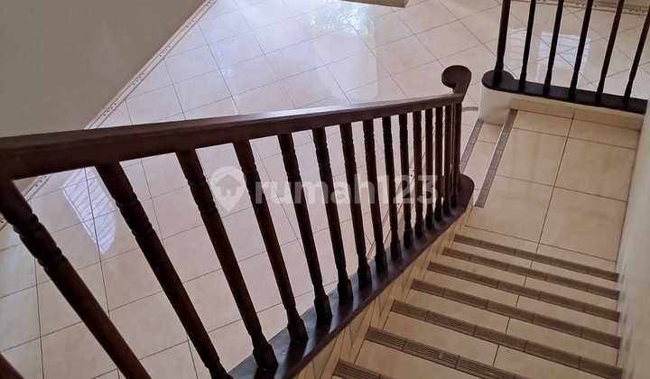 Rumah 2 Lantai Semi Furnished di Royal Serpong Village, Tangerang 2