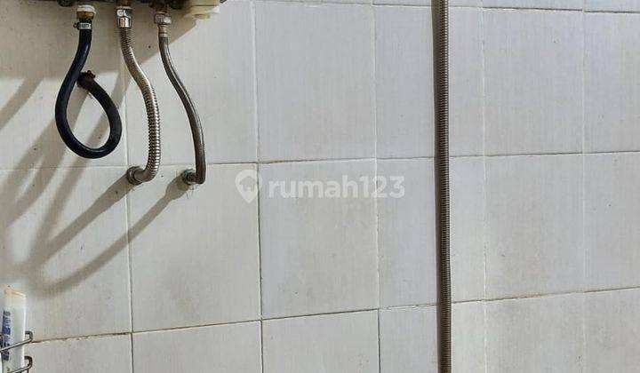 Rumah 2 BR Depan Taman Bermain di Villa Dago Pamulang 2