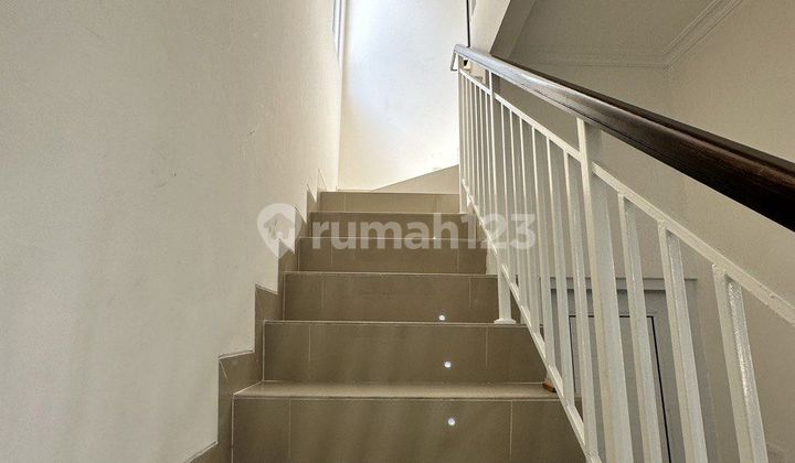 Rumah 2 Lantai di Latigo Gading Serpong, Tangerang 2