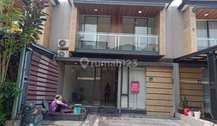 Rumah 2,5 Lantai Full Renovasi di Gading Serpong Legok 1