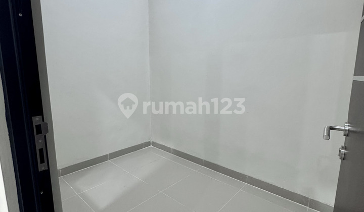 Rumah Baru 2 Lantai di Regency Melati Mas, Tangerang Selatan 2