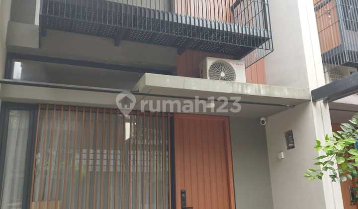 Rumah Bagus 2 BR di Cluster Fleekhauz BSD, Tangerang Selatan Rumah Bagus 2 BR di Cluster Fleekhauz BSD, Tangerang Selatan