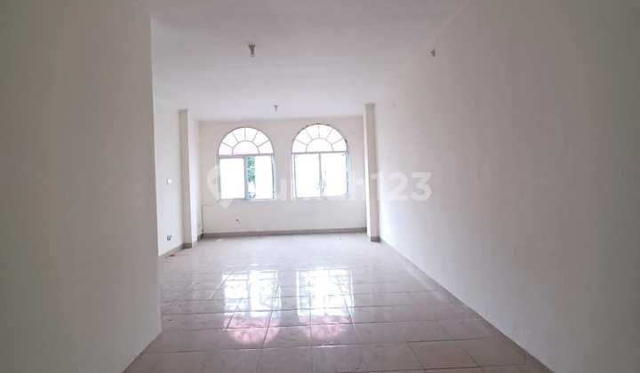 Ruko Alicante Strategis Full Renovasi di Gading Serpong, Tangerang