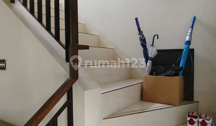 Rumah 3 BR Semi Furnished di Cluster Kireina Park Nusaloka BSD, Tangerang Selatan 2