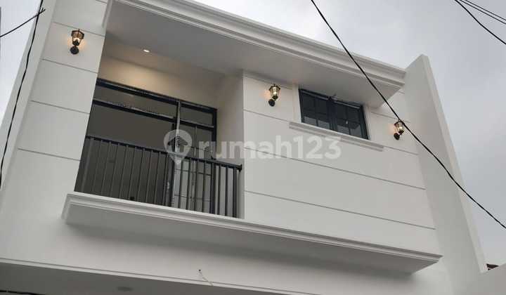 Classic Modern Luxury House at Kencana Loka 12.5 BSD, South Tangerang 2