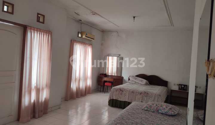 Rumah 2 Lantai Siap Huni di Taman Royal Tangerang Rumah 2 Lantai Siap Huni di Taman Royal Tangerang