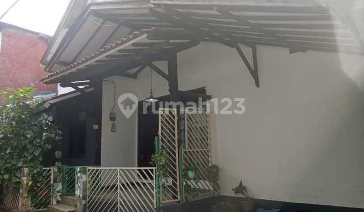Disewakan Jl. Pelita Tanah Kusir Rumah Lama Siap Huni Disewakan Jl. Pelita Tanah Kusir Rumah Lama Siap Huni