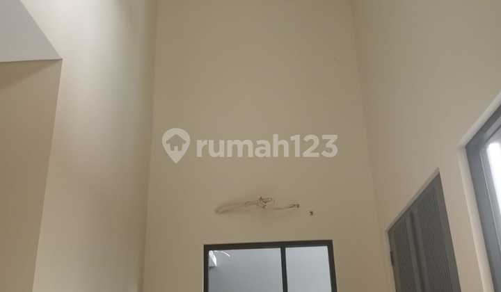 Rumah Baru di Kebayoran Villas Swimming Pool