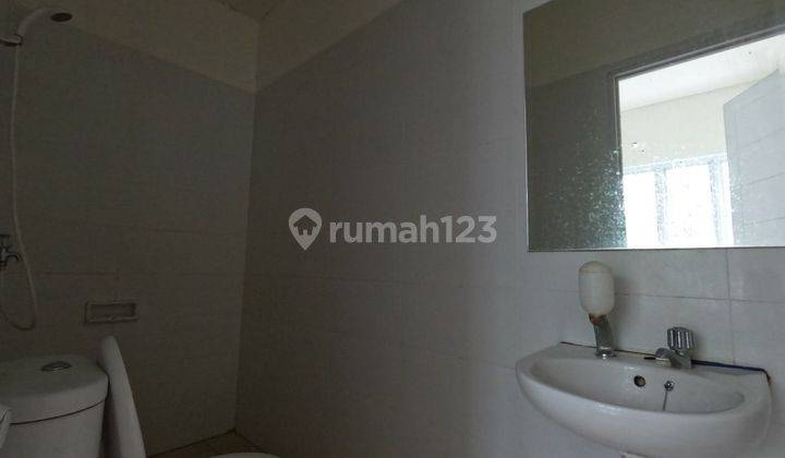 Disewakan rumah 2 lantai D'Cataluna Jababeka Cikarang 9