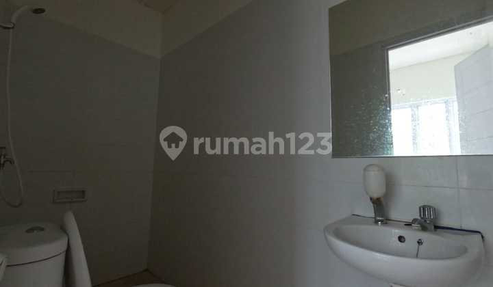 Disewa murah Rumah Towhouse Jababeka Cikarang 8