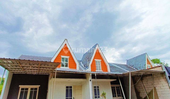 Rumah minimalis modern di Karangploso Malang  1