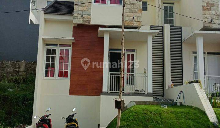 RUMAH MINIMALIS 2 LANTAI HARGA BAGUS DI DAU KABUPATEN MALANG. 1