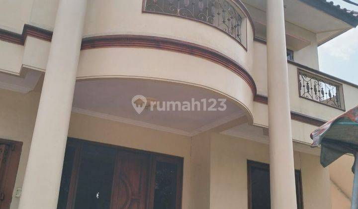 Villa Mewah Terjangkau Pinggir Jalan Utama Nyaman Di Kota Batu 2