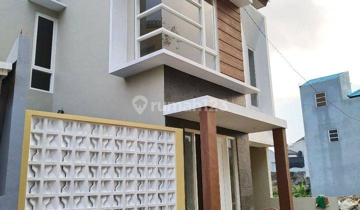 Hunian Modern Berkonsep Villa di Batu Citra Indah 2