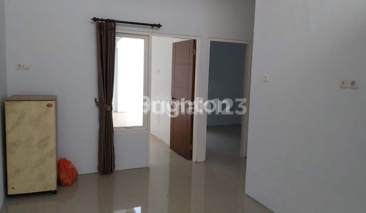 Dekat bandara dengan sebagian perabotan 2