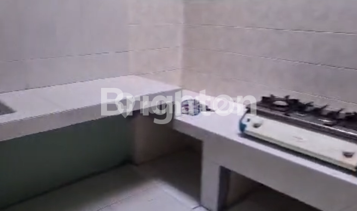 Newly renovated near toll road. 2