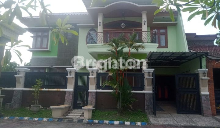 Rumah Besar di Lingkar Timur dengan Perabotan Rumah Besar di Lingkar Timur dengan Perabotan