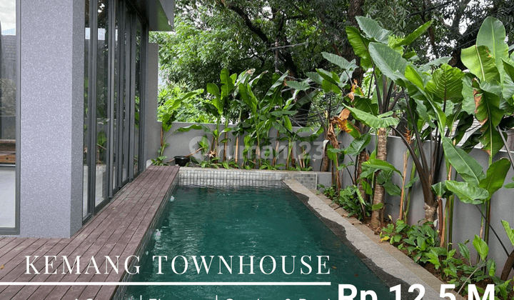 Townhouse 4 Lantai Ada Pool, Garden Carport Luas 1