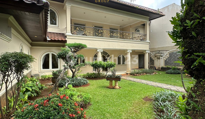 Rumah 2 Lantai Modern Classic Taman Luas Prime Area Kemang 