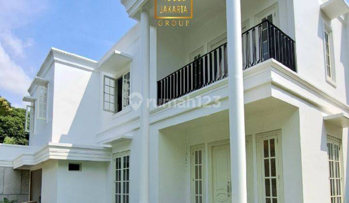 Rumah Hook Menteng 2 Lantai Bagus, Ada Pool Carport Luas  2