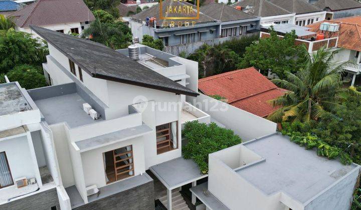 Rumah Kemang 2 Lantai Modern Minimalis Ada Pool Taman Luas 2