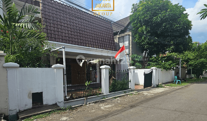 Rumah Kebayoran Baru 2 Lantai Semi Furnished Jakarta Selatan 2