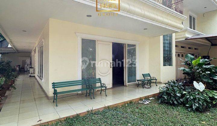 Rumah Posisi Hook di Kebayoran Baru, Jakarta Selatan 2