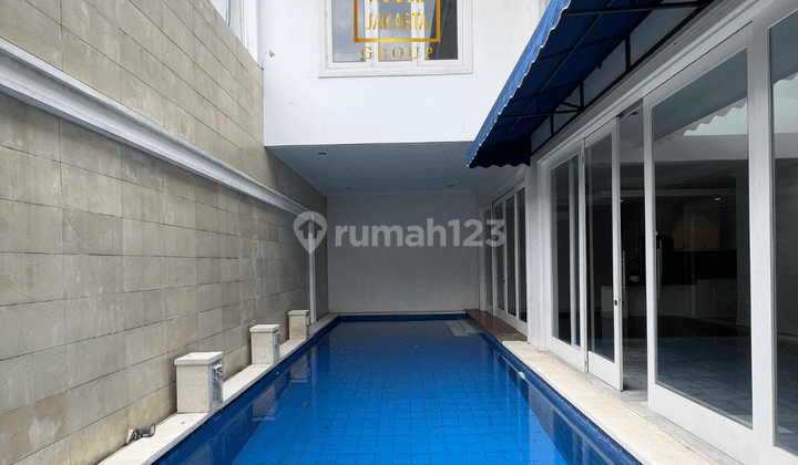 Rumah Kebayoran Baru, Ada Pool, Garasi Carport Kawasan Elite 2