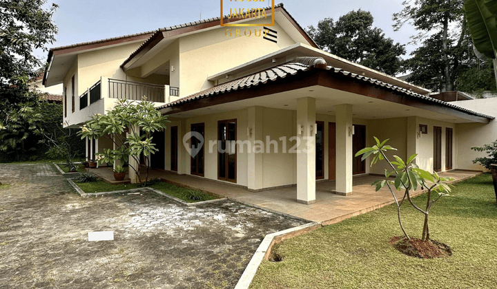 Rumah Kemang Turun Harga 2 Lantai, Ada Taman, Garasi Carport 2