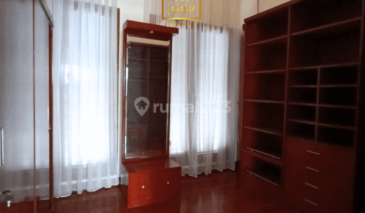 Rumah 2 Lantai Modern Tropical Semi Furnished Ada Pool Taman 2