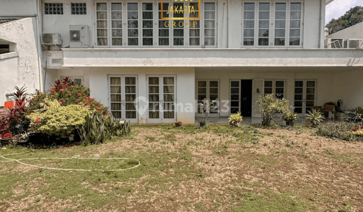 Rumah Menteng 2 Lantai Taman Luas Prime Area  2