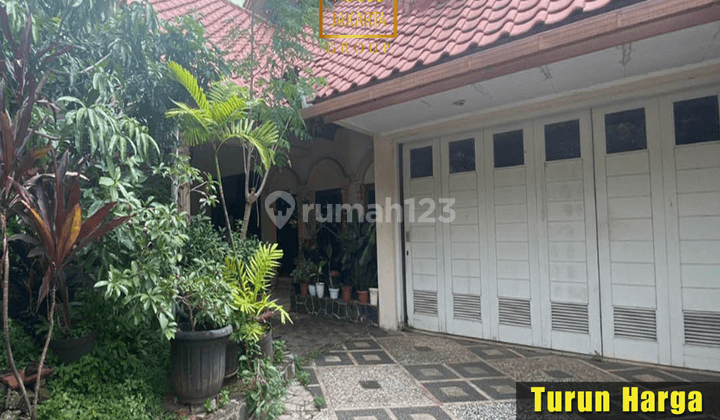 Turun Harga Rumah 2 Lantai Ada Taman, Garasi, Carport Prime Area  1