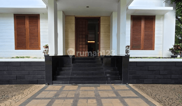 Rumah 2.5 Lantai+basement Semi Furnished Prime Area  2