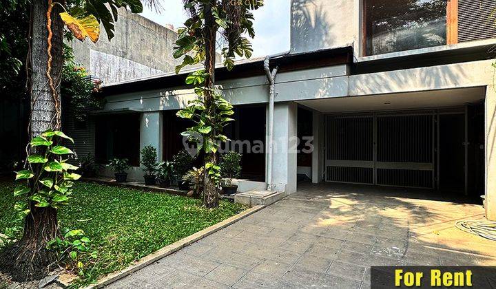 Rumah 2 Lantai Minimalis Ada Pool Prime Area  1