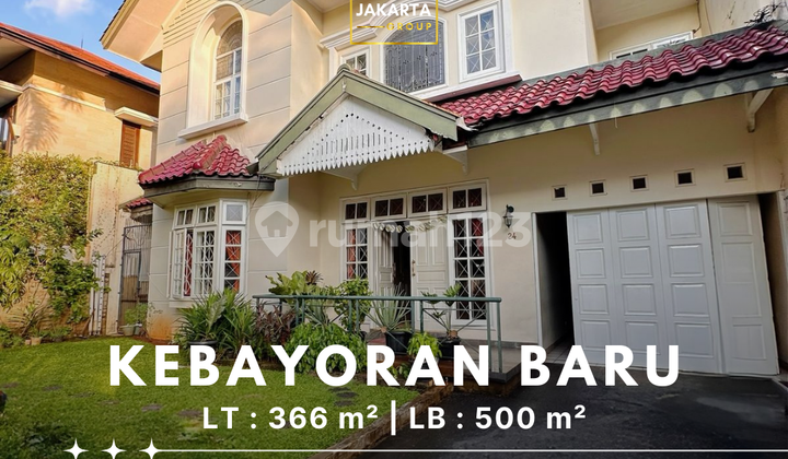 Rumah Semi Klasik 2 Lantai Taman & Carport Luas Dekat Senopati