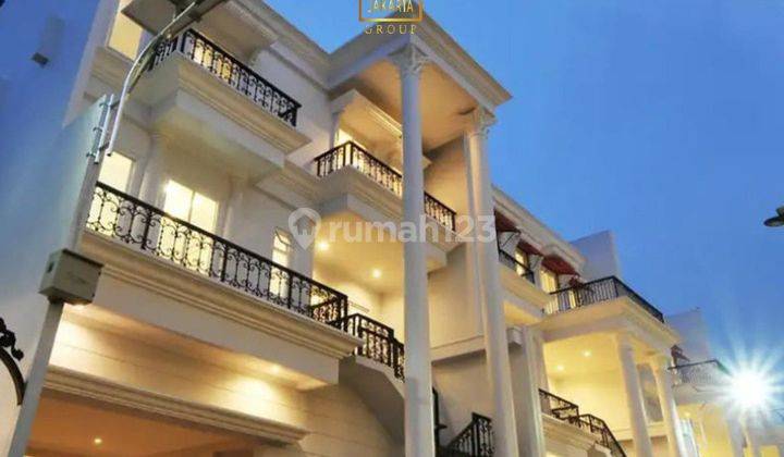 Rumah Lebak Bulus 3 Lantai Modern Classic Ada Garasi Carport  2