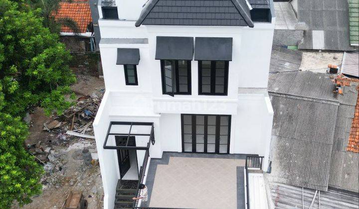 Rumah Jagakarsa 3 Lantai Modern Minimalis Dekat Jalan Utama 1