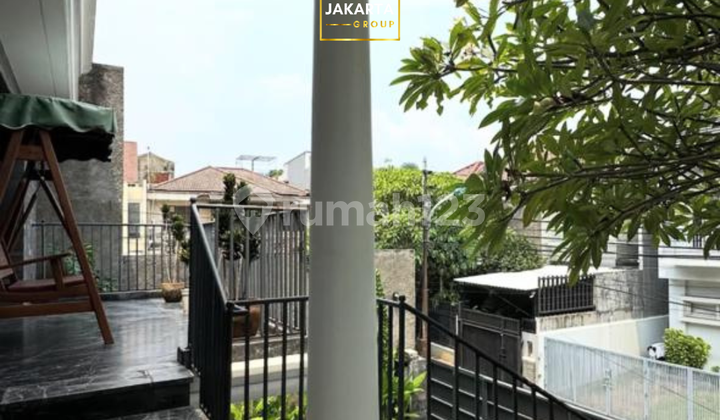 3-Storey Modern House + Rooftop in Kebayoran Baru, Elevator Available, Strategic Location Near MRT Station 2